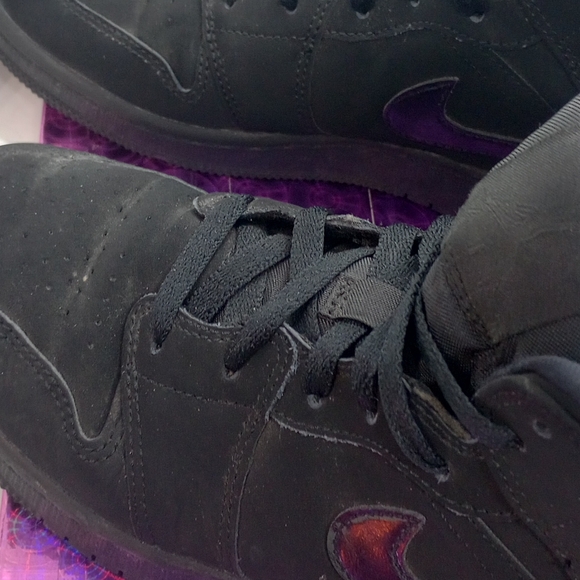 Nike Air Jordan 1 Mid Retro Triple Black Youth Sz 6.5Y Nubuck Style 554725-056 - Picture 3 of 10